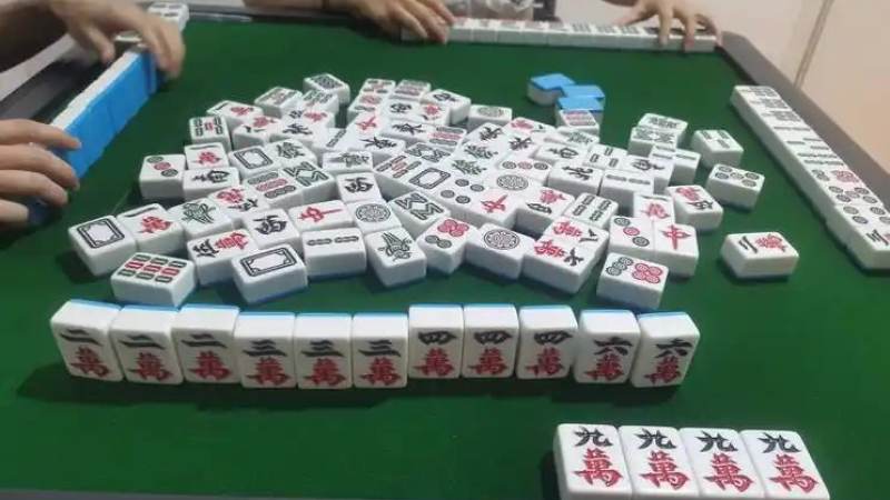 LOL总决赛多端观看怎么选？手机电脑平板电视的体验差异与实用技巧